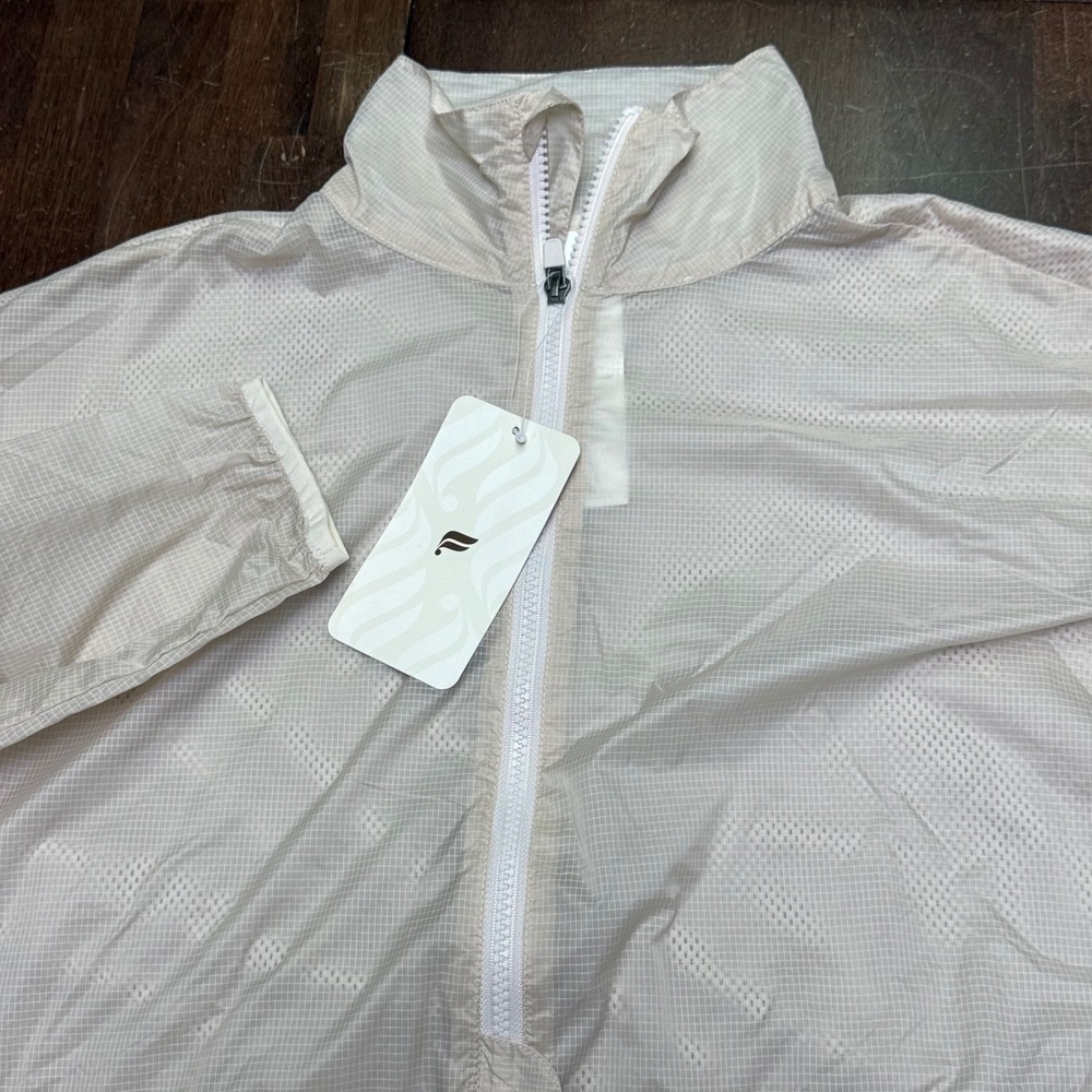 New Fabletics Ash Cropped Half Zip Jacket Women XS Beige Mesh Lined Windbreaker